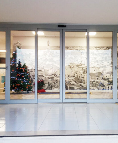 Porta automatica scorrevole presso Aeronautica